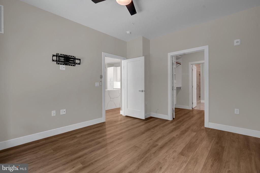 1761 Old Meadow Rd #221 — photo 10