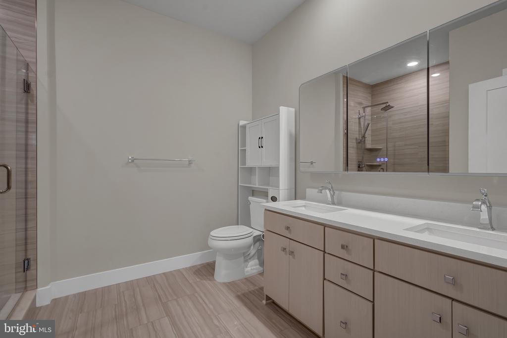1761 Old Meadow Rd #221 — photo 14