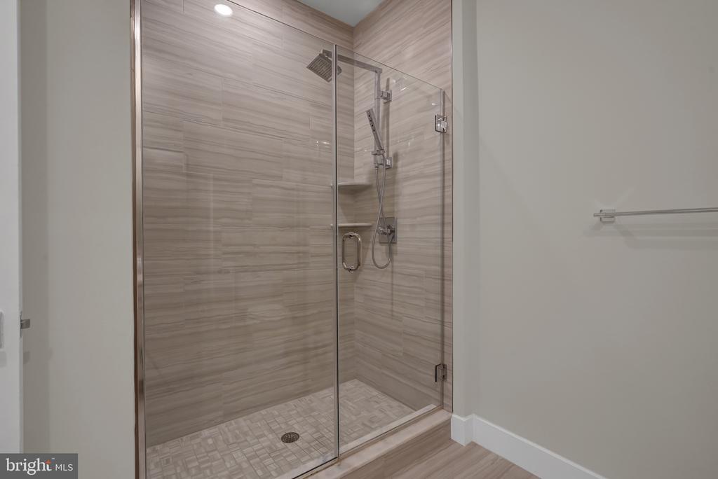 1761 Old Meadow Rd #221 — photo 15