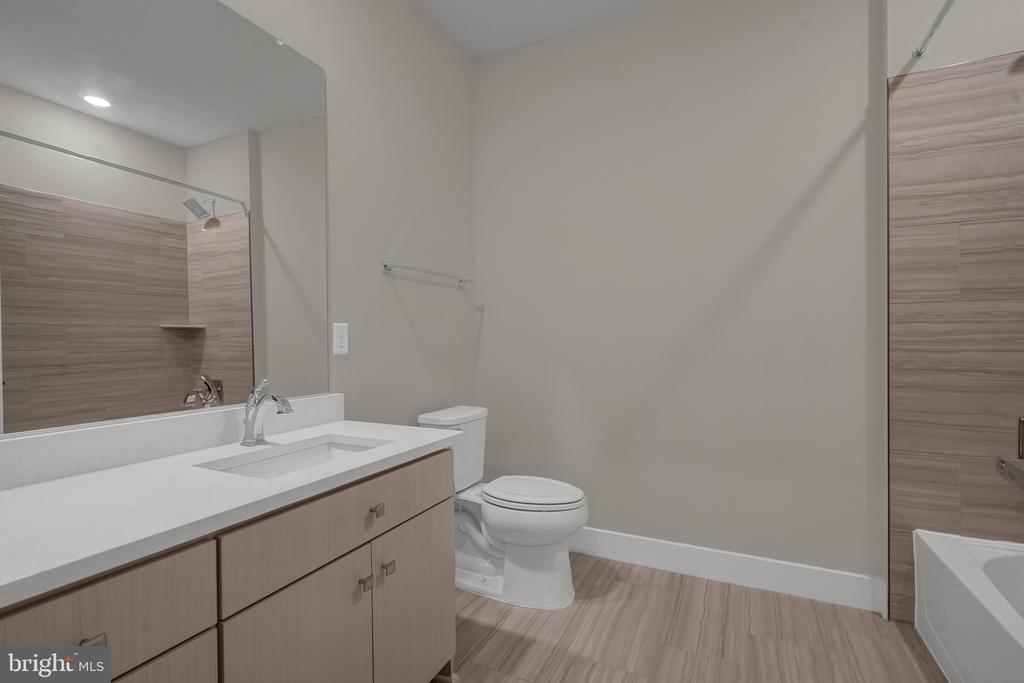 1761 Old Meadow Rd #221 — photo 19