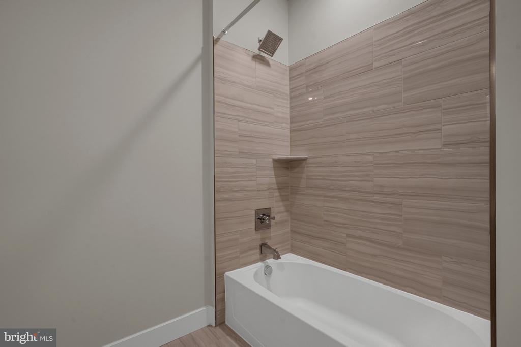 1761 Old Meadow Rd #221 — photo 20
