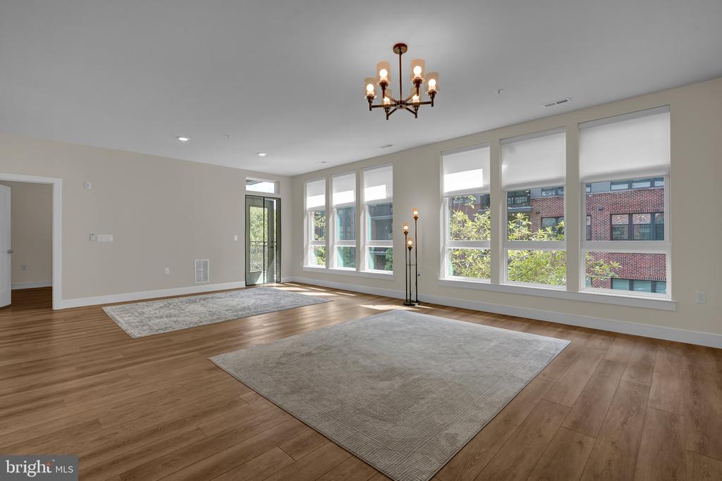 1761 Old Meadow Rd #221 — photo 4