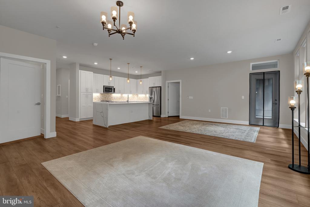 1761 Old Meadow Rd #221 — photo 6