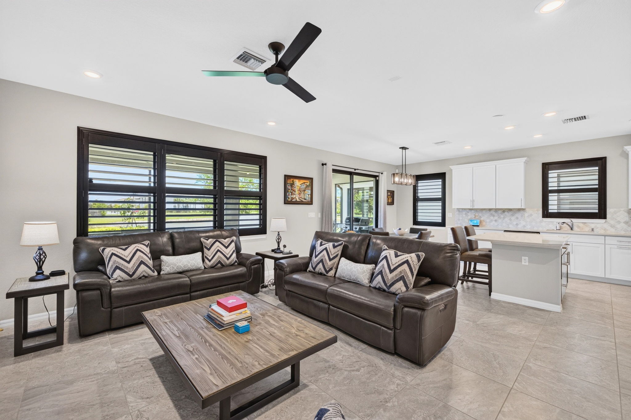 4460 Gramercy Dr — photo 2