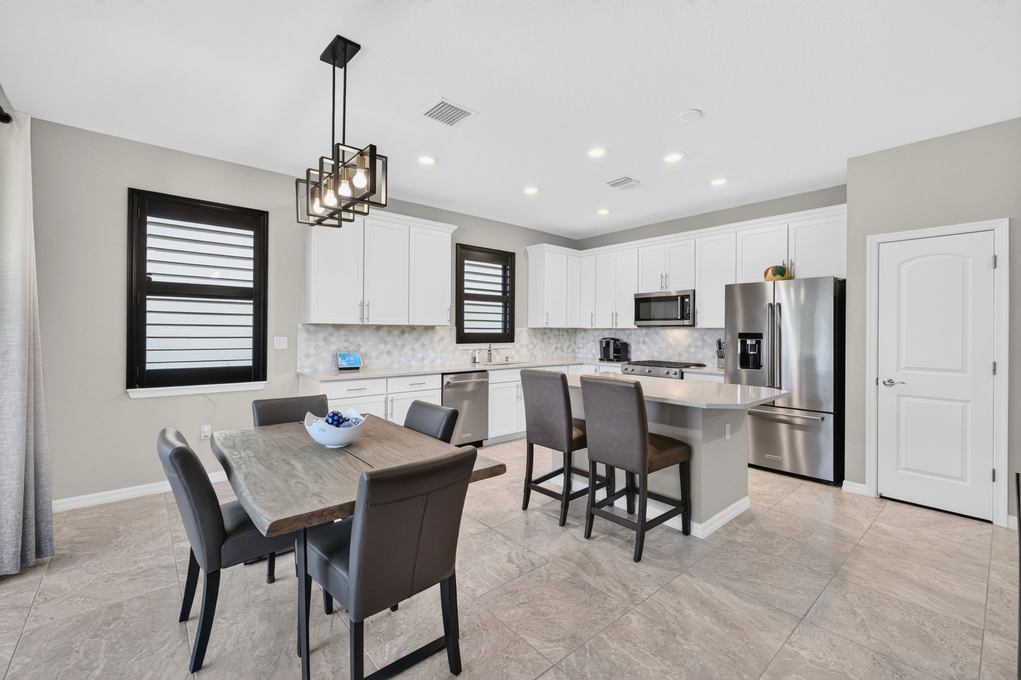 4460 Gramercy Dr — photo 3