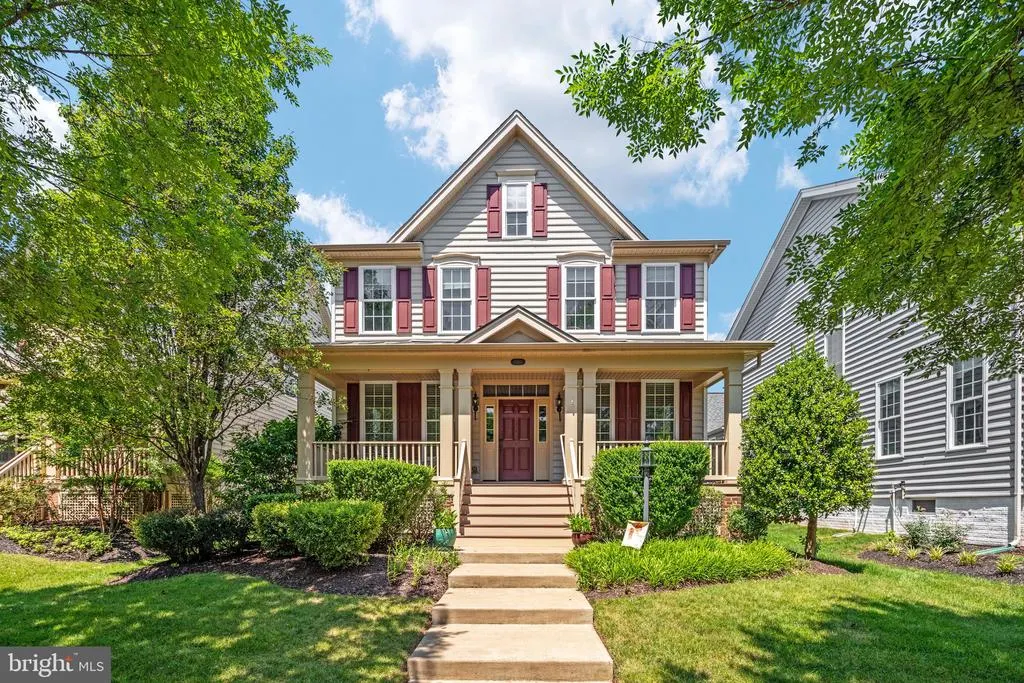 15610 Admiral Baker Circle — photo 1