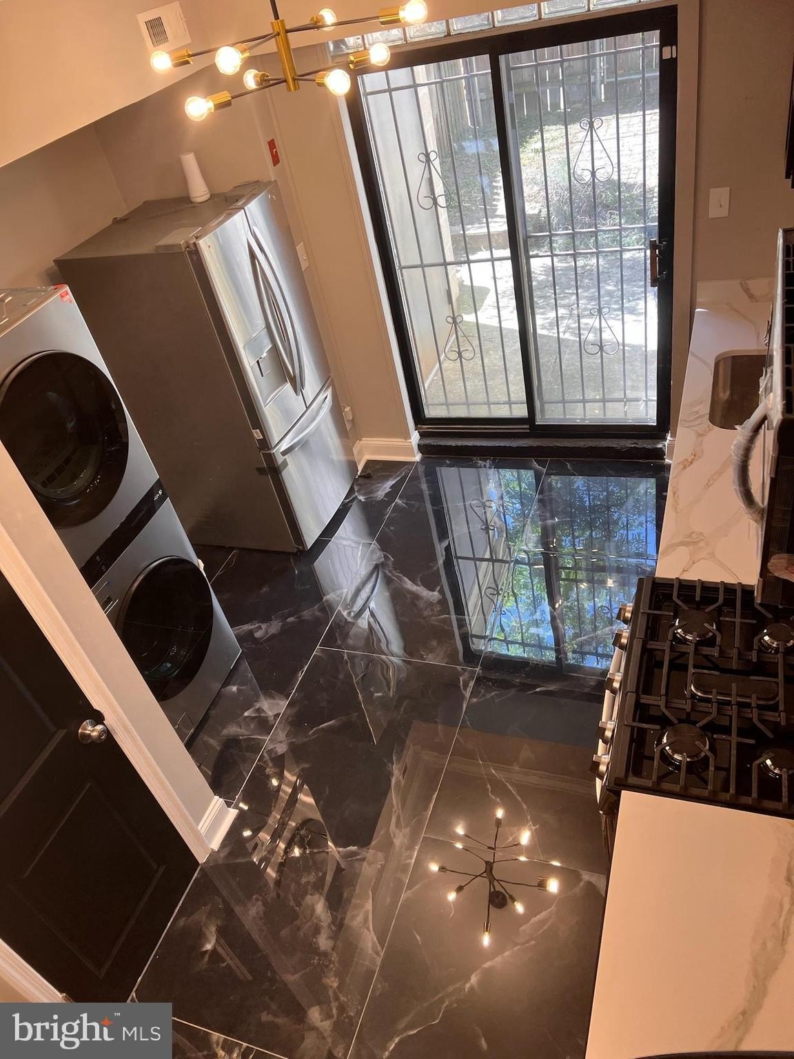 546 Hobart Pl NW — photo 8