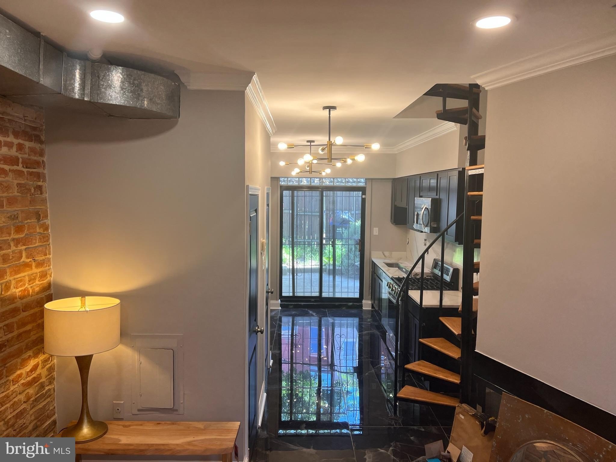546 Hobart Pl NW — photo 9