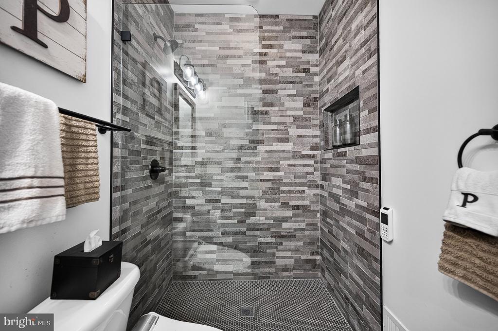 8358 Mineral Springs Drive — photo 19