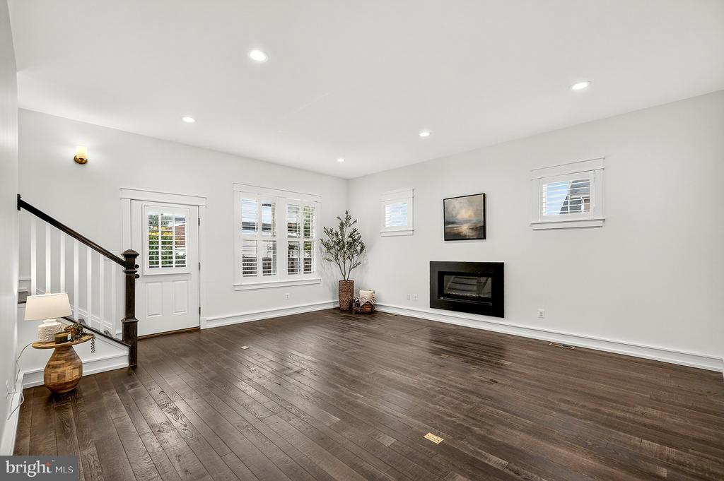 643 Jefferson Street — photo 15