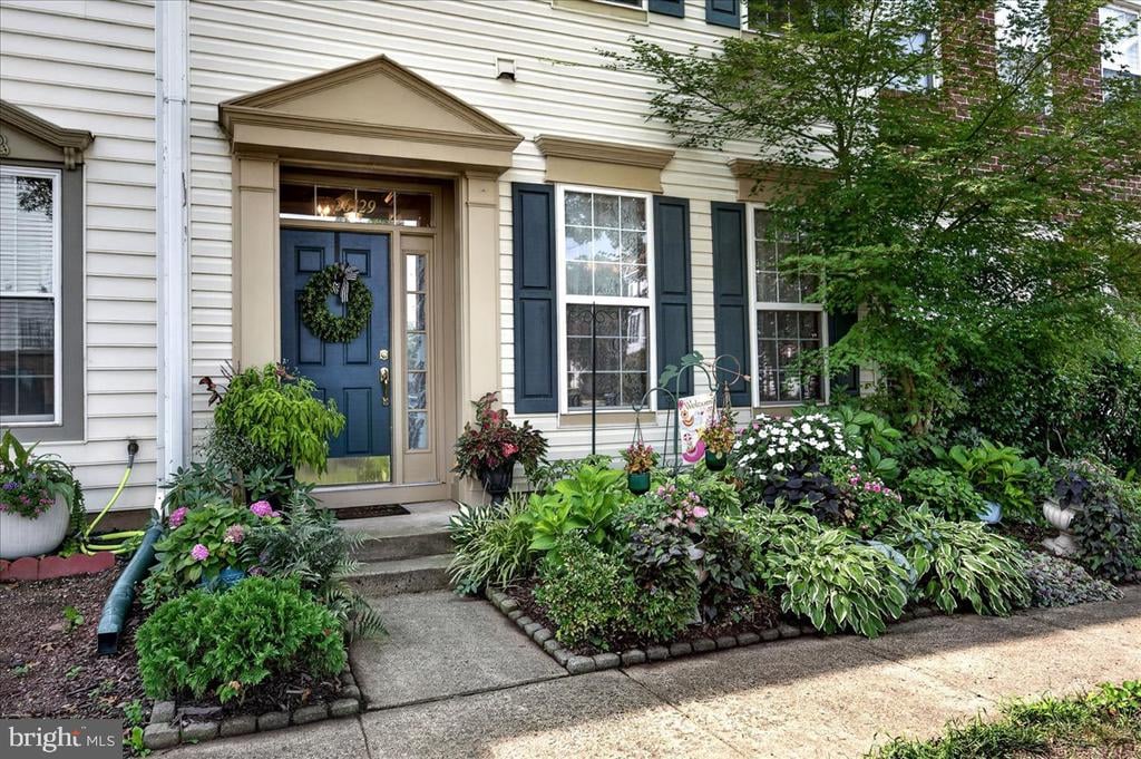 26129 Nimbleton Square — photo 3